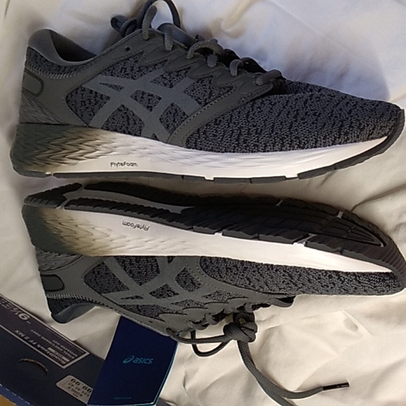 asics flytefoam Grey